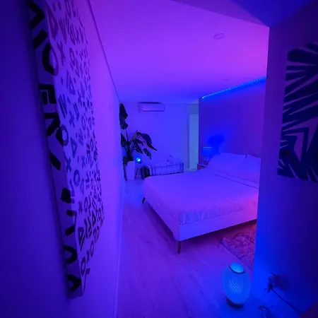 Airport Apartment *