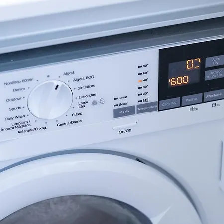 Airport Cozy * リスボン